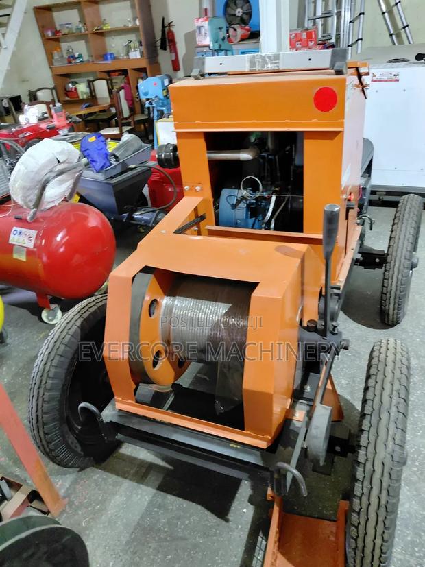 Ccommercial Concrete Tower Crane/Hoist With Bucket and 30m Rail.