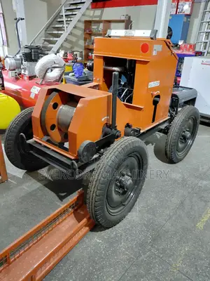 Ccommercial Concrete Tower Crane/Hoist With Bucket and 30m Rail.