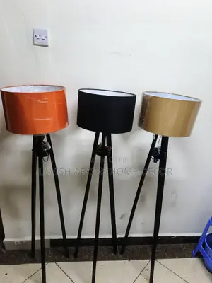 Wooden Floor Tripod Lampshades