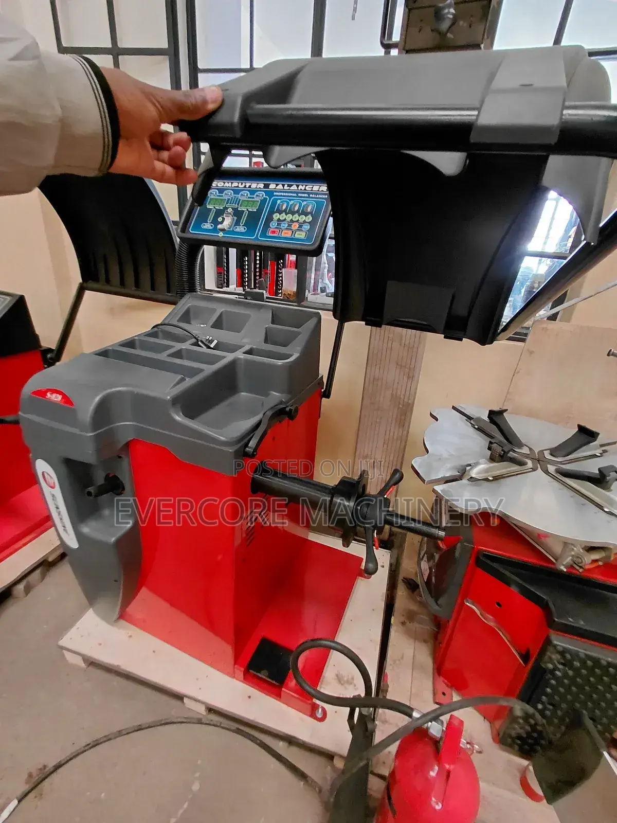 Ssunshine Italy Red Heavy Duty Wheel Balancer Machine 220v