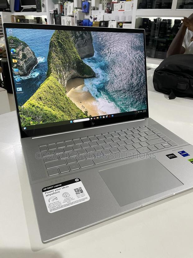 Laptop HP Envy 16 Gaming 16-H1023dx 16GB Intel Core I7 SSD 1T
