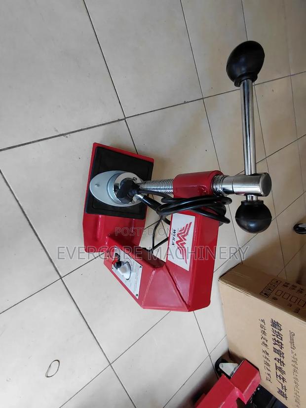 Hheavy Duty Small Tyre Vulcanizer Machine. - thumbnail 4