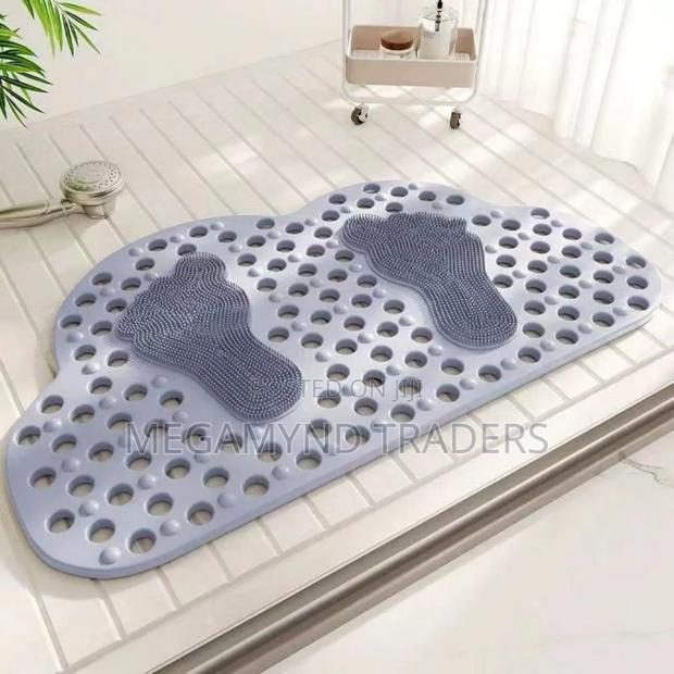 Cloud Shaped Anti - Slip Bathroom Mat - thumbnail 2