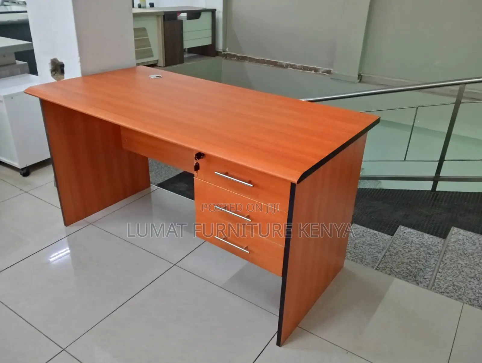 Managerial 1.4m Office Table
