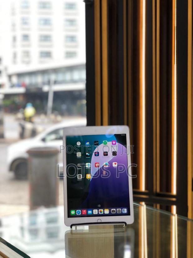 Apple iPad 10.2 (2019) 128 GB Gray - thumbnail 3