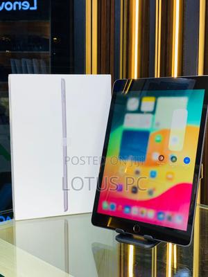 New Apple iPad 10.2 (2021) 64 GB Gray - thumbnail 2