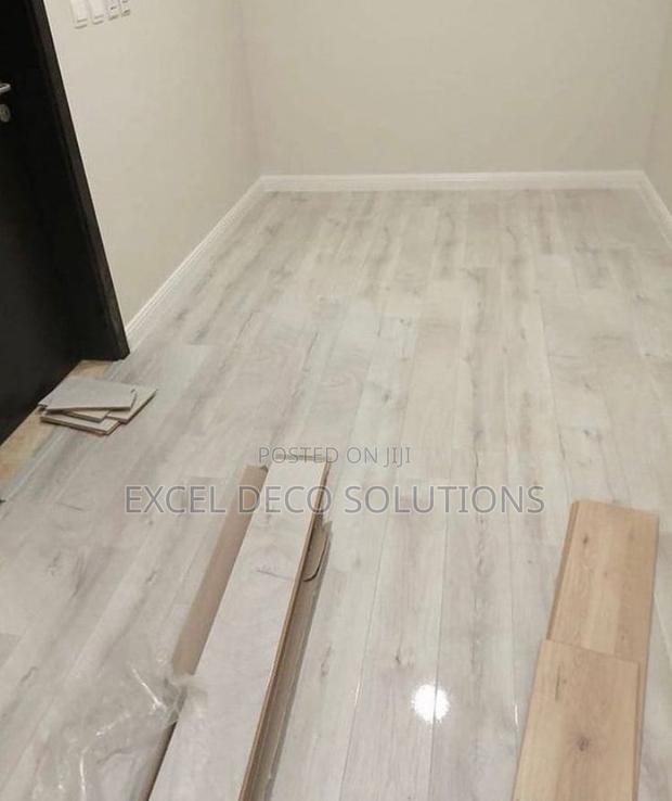 Premium Quality Laminate Floor Boards – 8mm 12mm - main view
