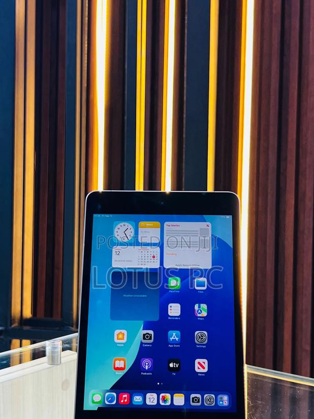 Apple iPad mini 5 64 GB Gray - thumbnail 3