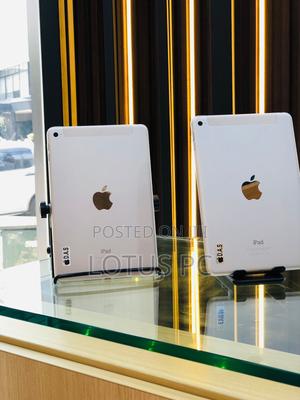 Apple iPad mini 4 128 GB Silver - thumbnail 2