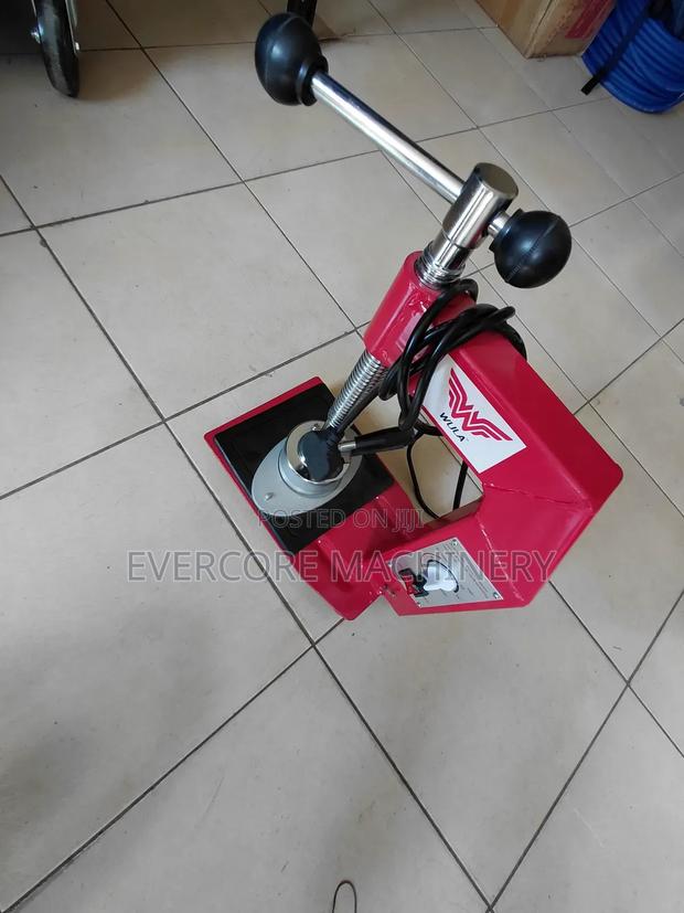 Heavu Duty Small Tire Vulcanizing Machine Electric Powered.