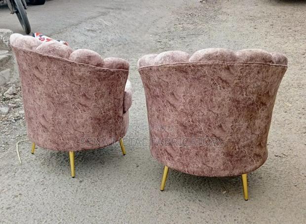 Modern Coffee Chairs for a Stylish Living Space - thumbnail 2