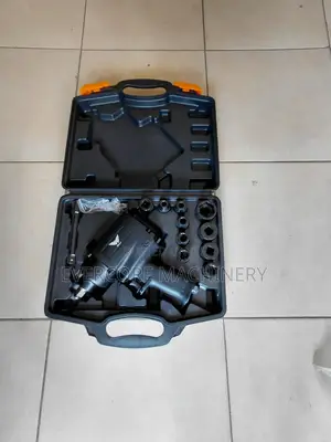 Hemy Duty Half Inch Pneumatic Impact Wrench Machine With Accessories.