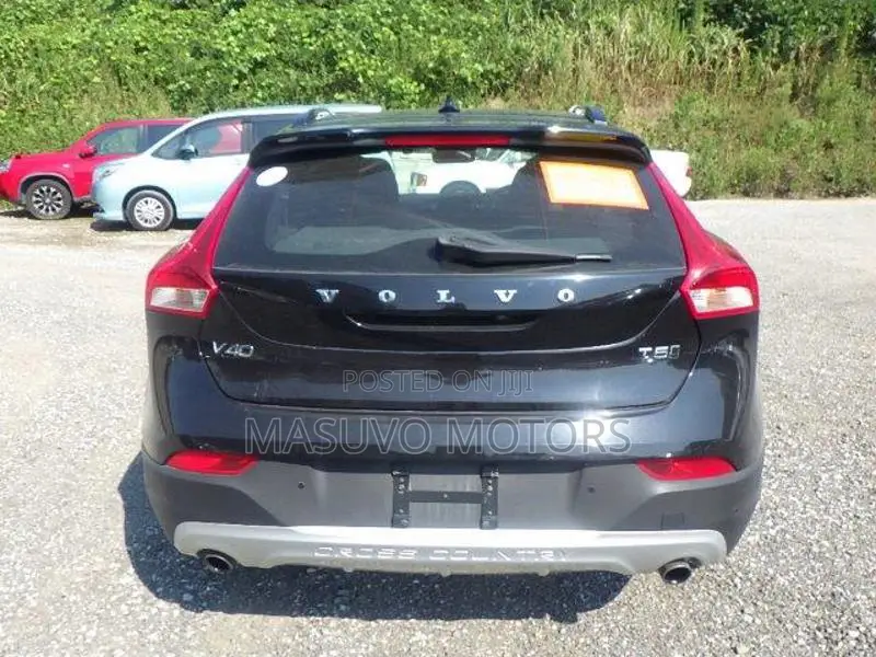 Volvo V40 2018 Black