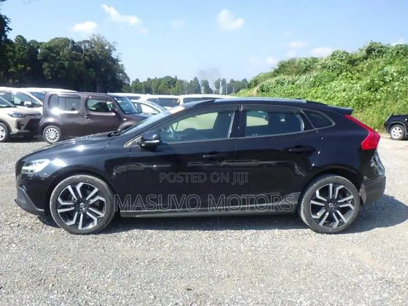 Volvo V40 2018 Black