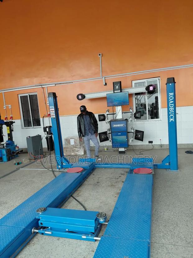 Commercial Four Post Carlift Machine With Alignment. - main view