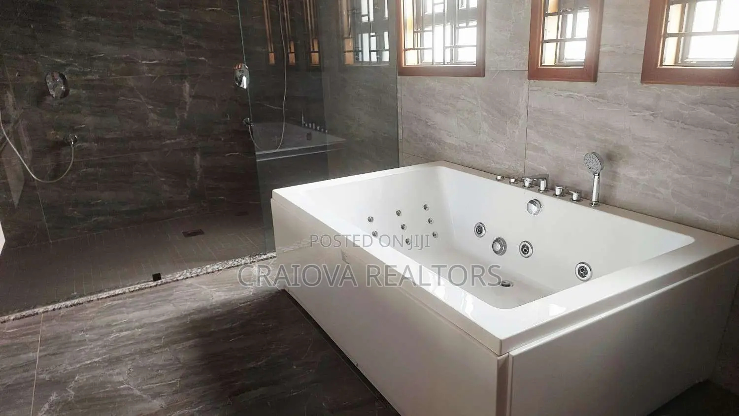5bdrm Townhouse/Terrace in Lavington for sale
