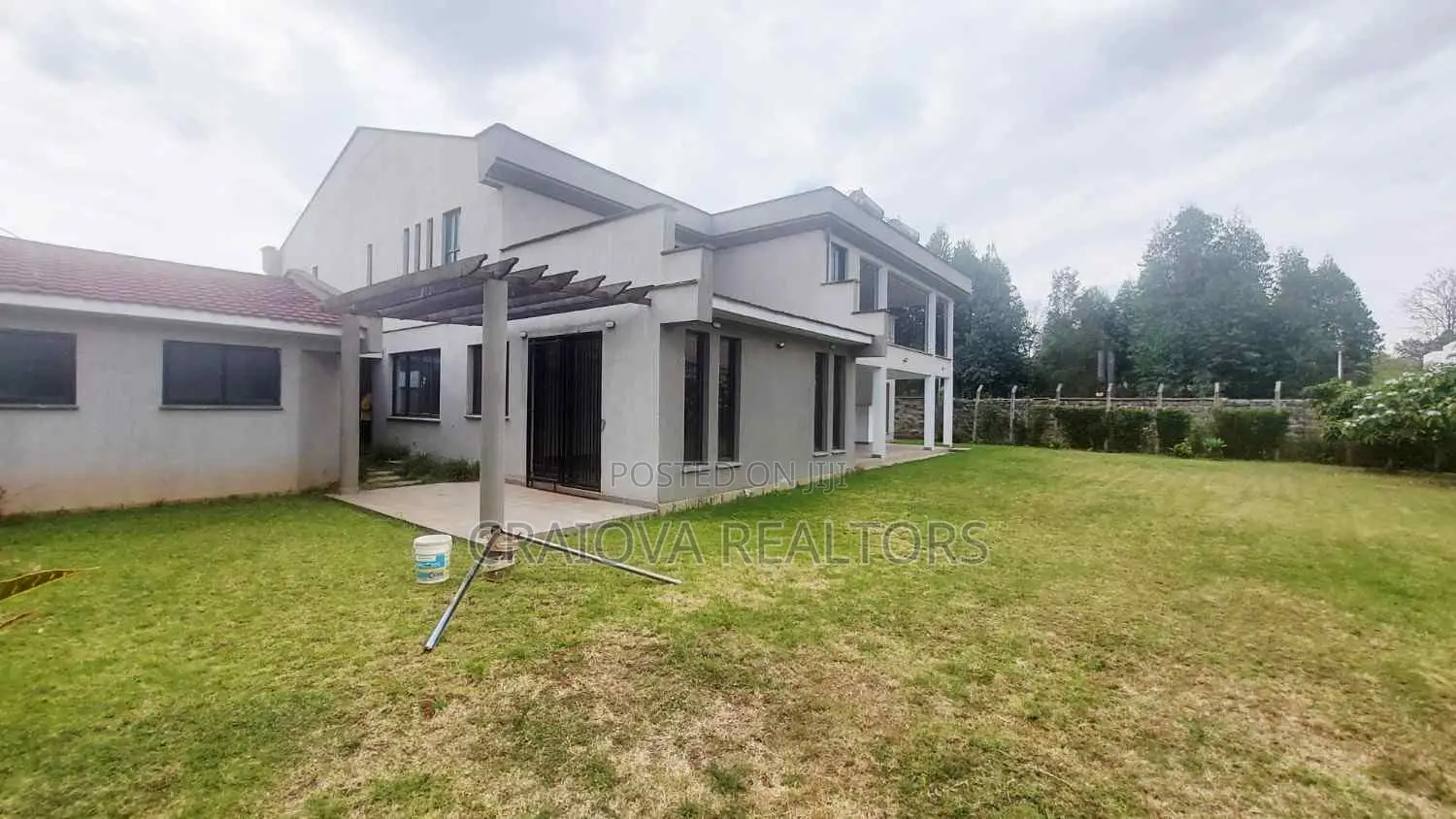 5bdrm Villa in Lavington for sale
