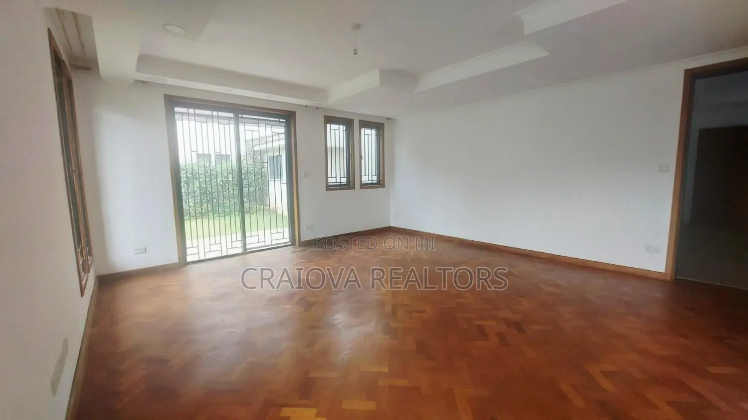 5bdrm Villa in Lavington for sale