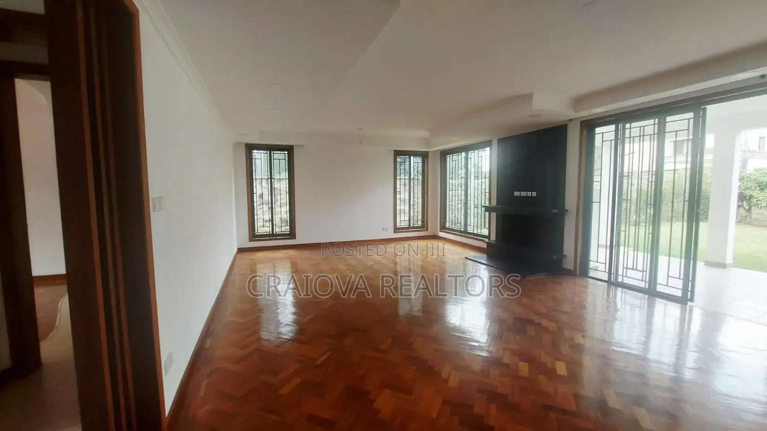 5bdrm Villa in Lavington for sale