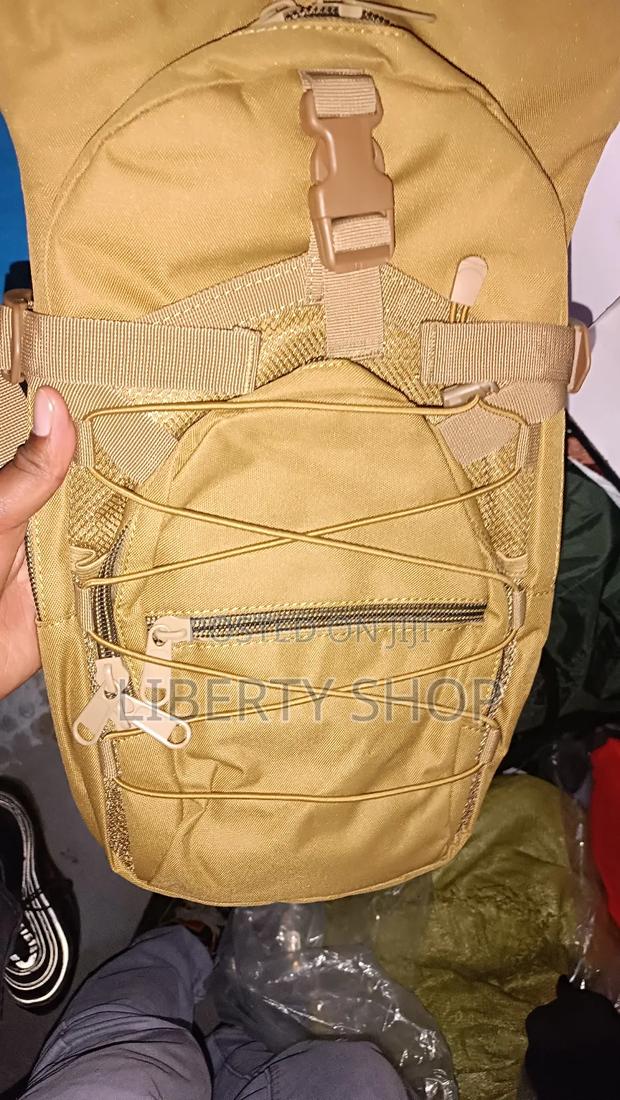 Tactical Hiking Camel Bag. - thumbnail 2