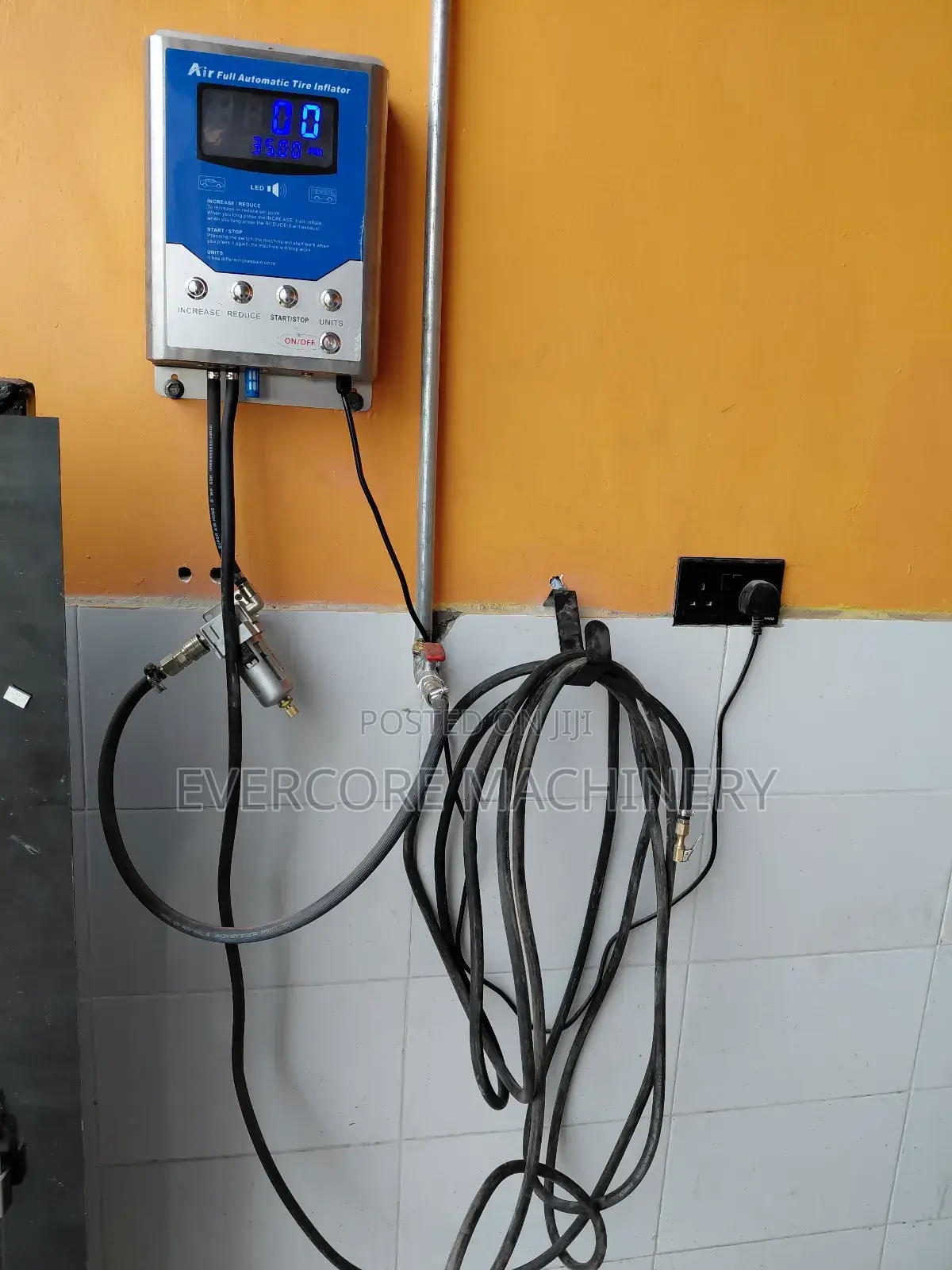 Commercial Wall Mounted Air Inflator Machine.