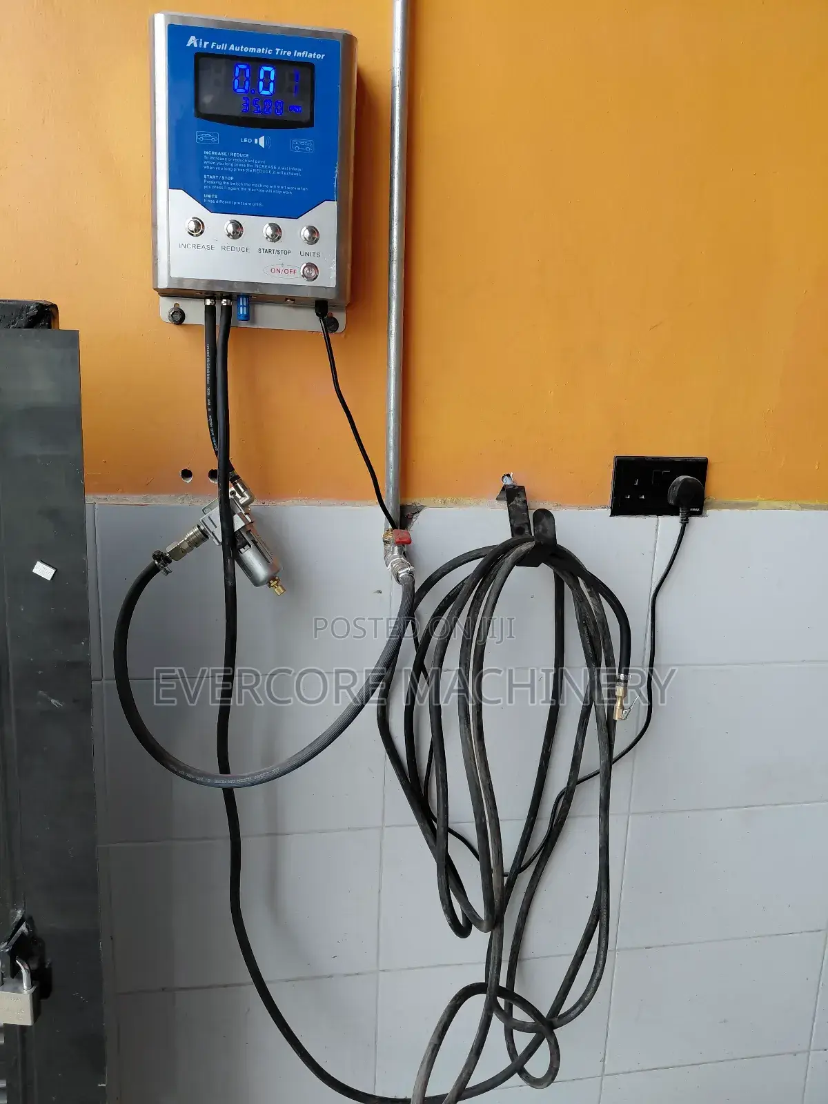 Commercial Wall Mounted Air Inflator Machine.