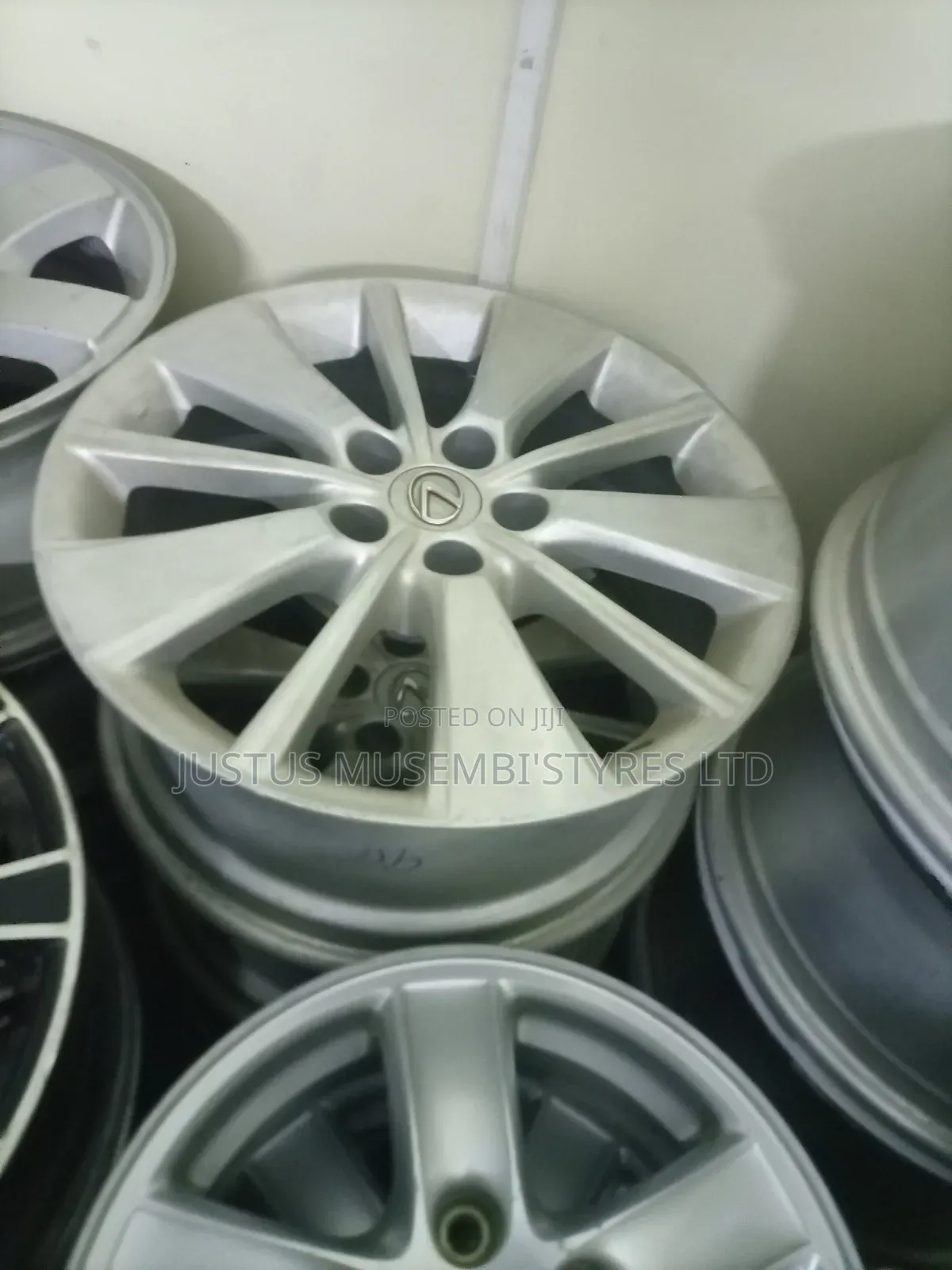 Lexus Silver Sports Rims Size 18 Set