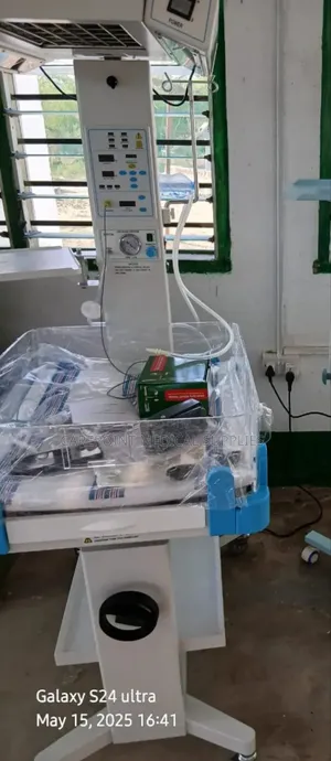 Infant Resuscitaire Machine