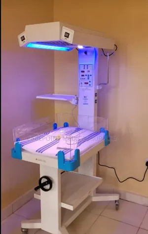 Radiant Baby Warmer With Phototherapy