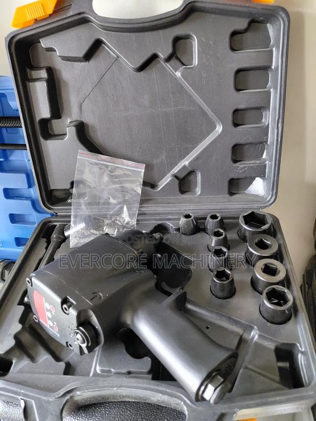 Heavu Duty Air Impact Wrench Half Inches.