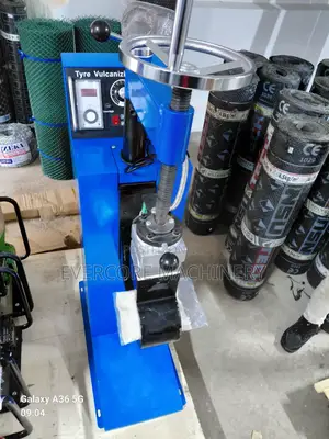 Roadbuck Italy Commercial Tyre Vulcanizer Machine Single Phase.