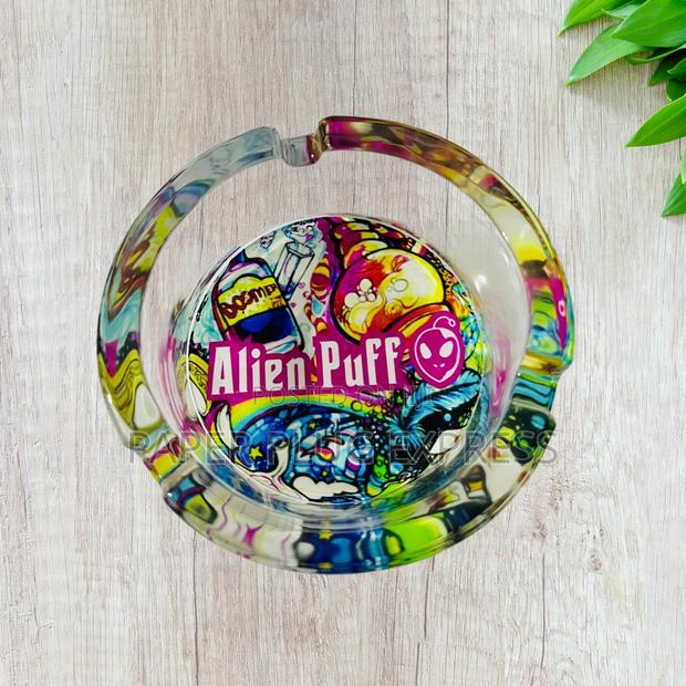 Alien Puff Round Glass Ashtray 90mm - thumbnail 3