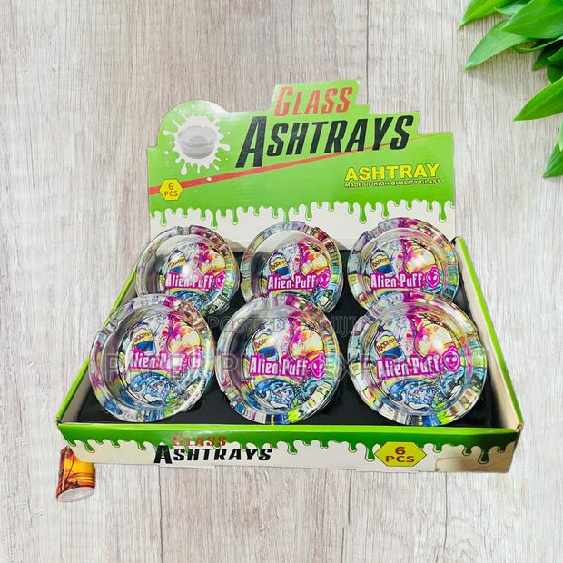 Alien Puff Round Glass Ashtray 90mm - thumbnail 4