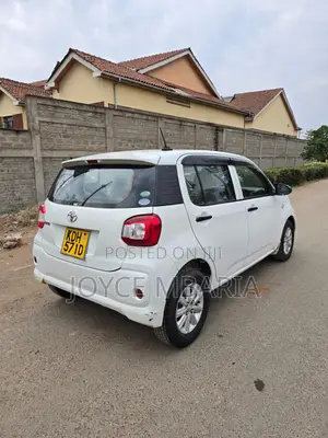 Toyota Passo 2016 White