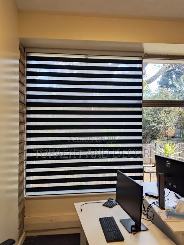 Durable and Luxury Customised Horizontal Office Blinds - main view