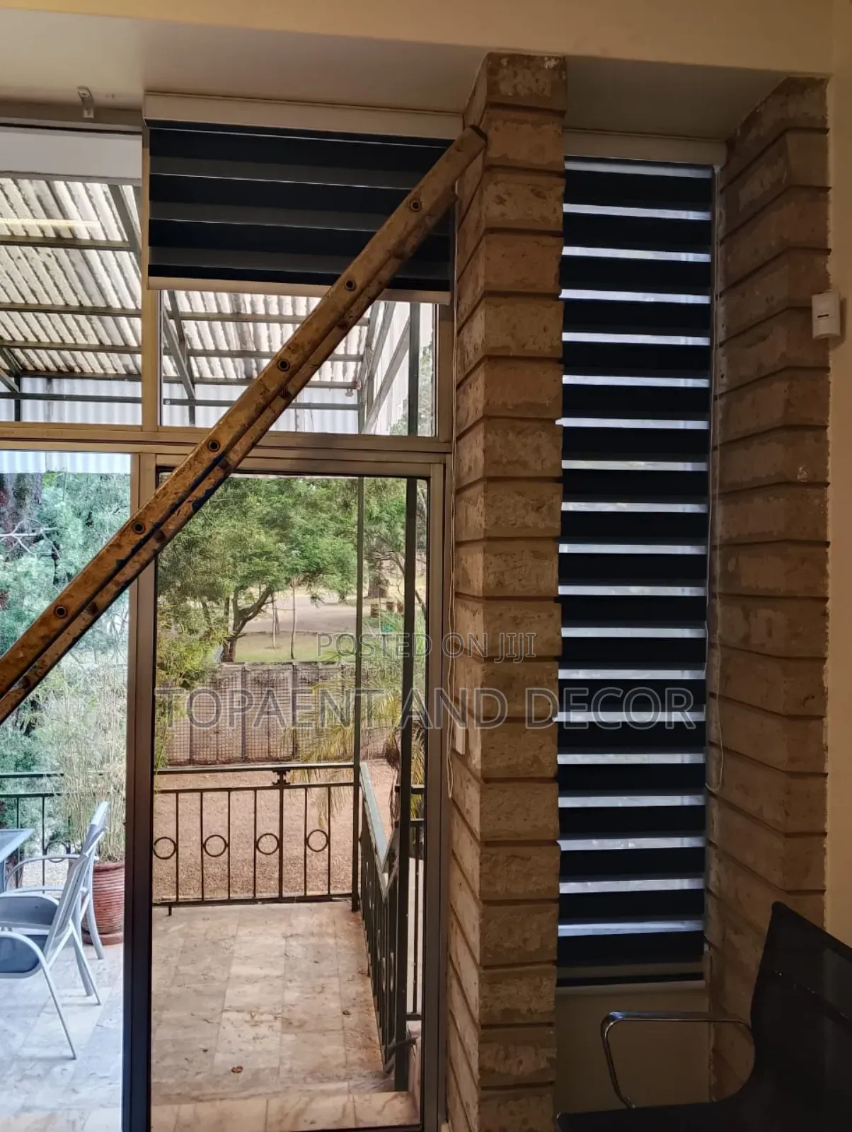 Horizontal Blinds for Long and Narrow Window Size