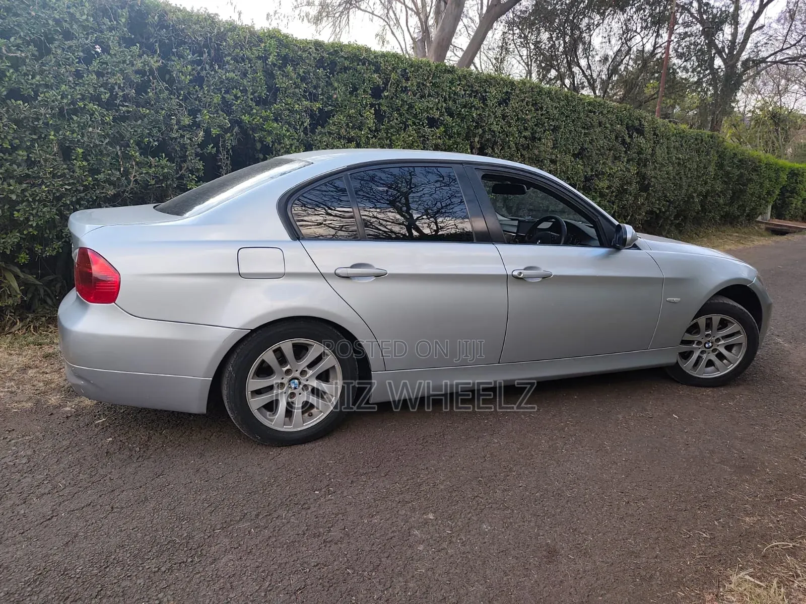 BMW 320i Sedan RWD 2008 Silver