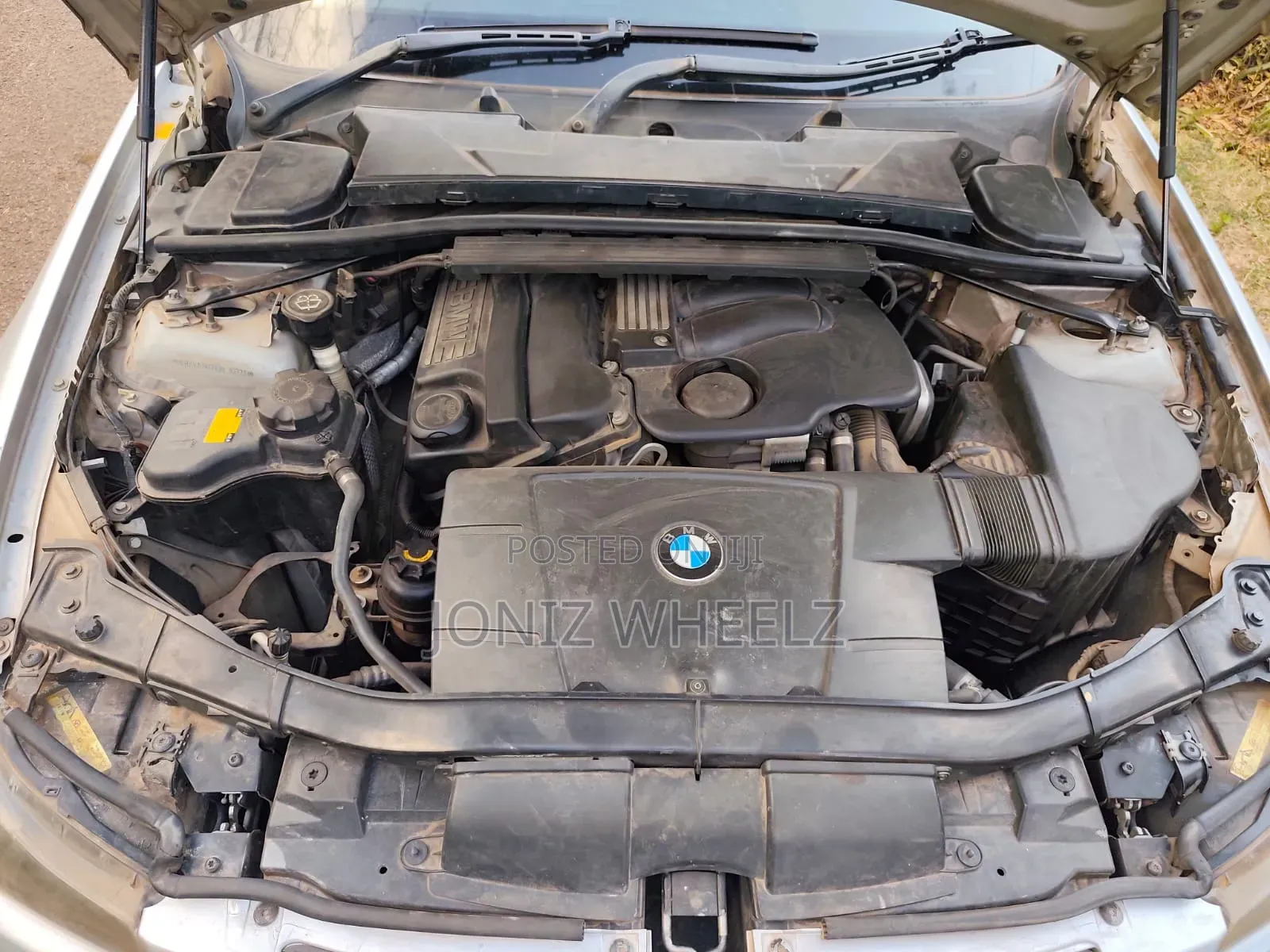 BMW 320i Sedan RWD 2008 Silver
