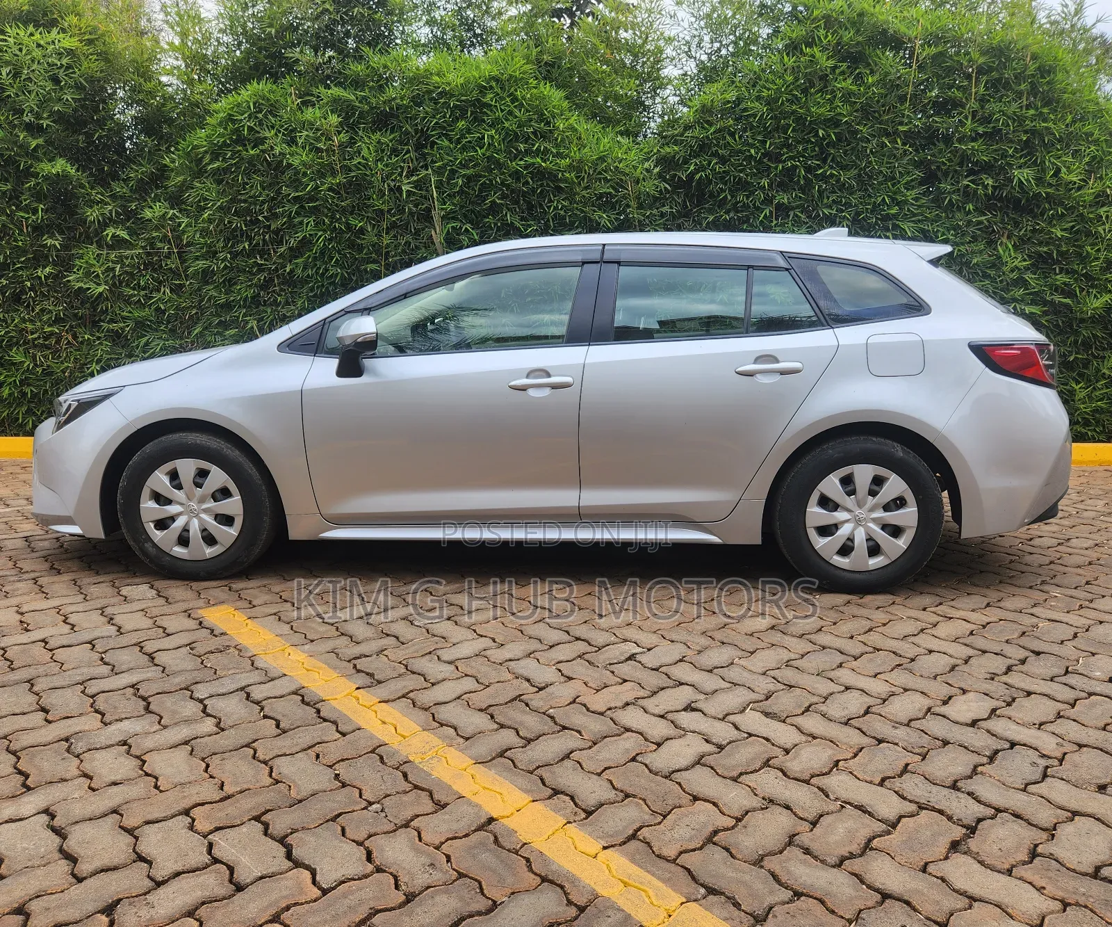 Toyota Corolla L (1.8L 4cyl 2A) 2019 Silver