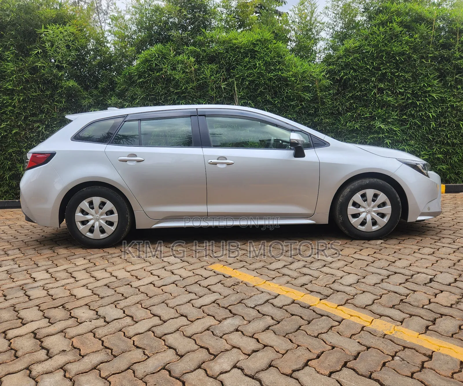 Toyota Corolla L (1.8L 4cyl 2A) 2019 Silver
