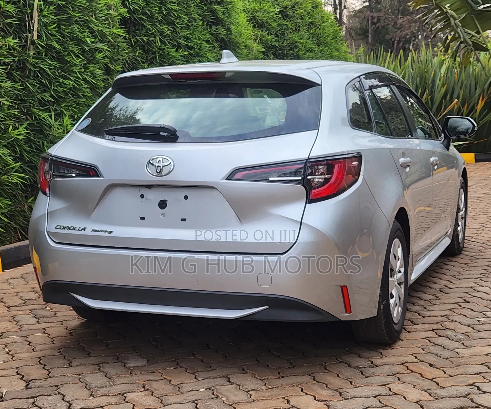 Toyota Corolla L (1.8L 4cyl 2A) 2019 Silver