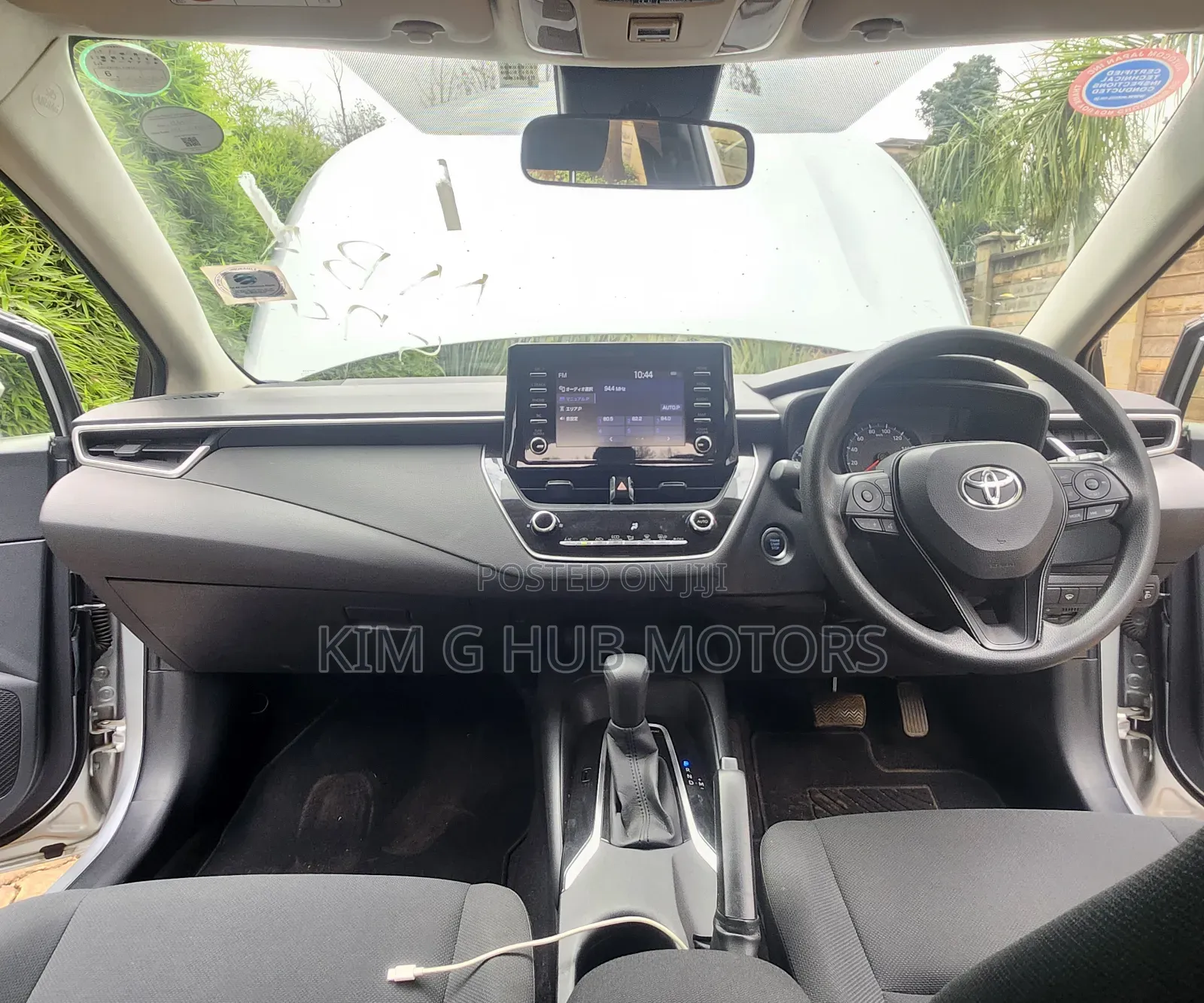 Toyota Corolla L (1.8L 4cyl 2A) 2019 Silver