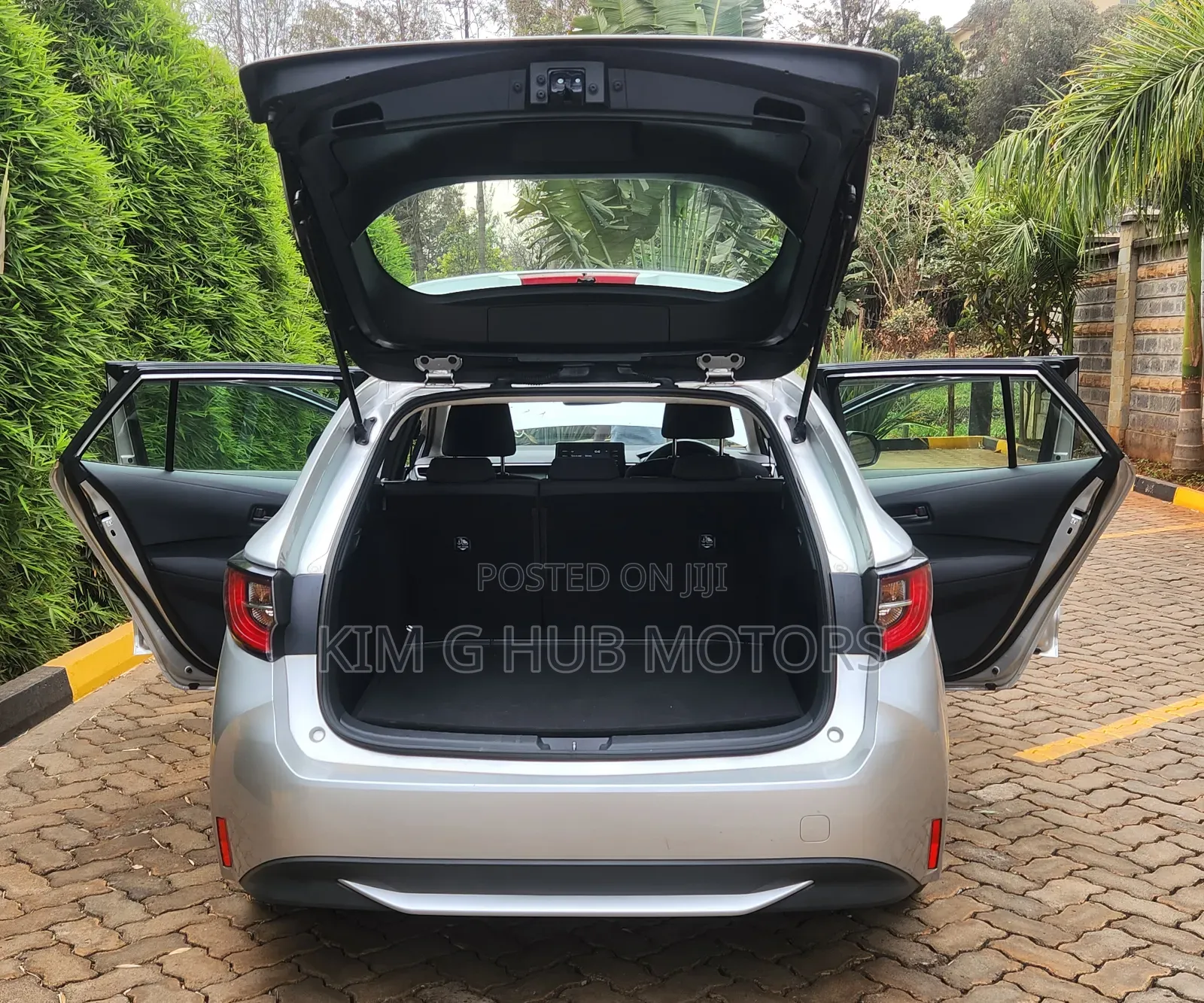 Toyota Corolla L (1.8L 4cyl 2A) 2019 Silver