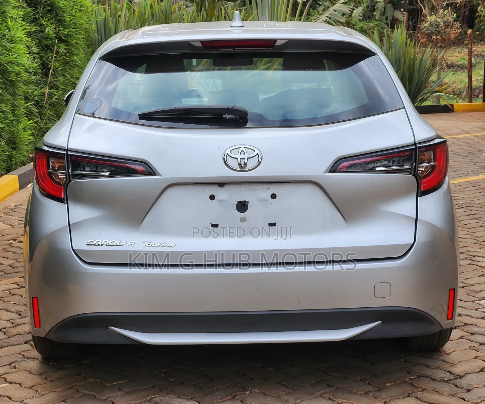 Toyota Corolla L (1.8L 4cyl 2A) 2019 Silver