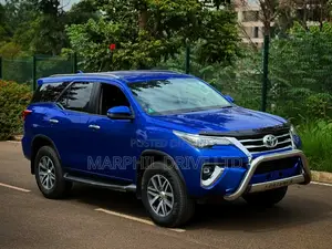 Toyota Fortuner 2.8 D AWD 2019 Blue