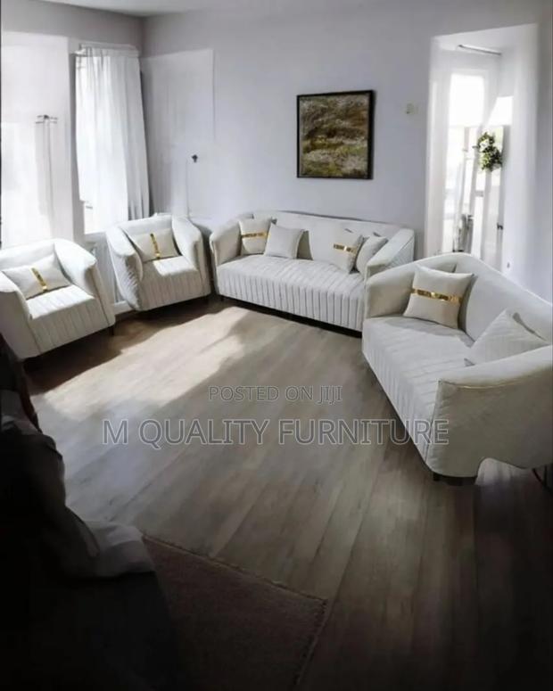 7 Seater Indoor -Modern and Luxurious