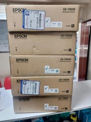 Epson Eb-1780w Ultra Portable 3lcd Projector - thumbnail 2