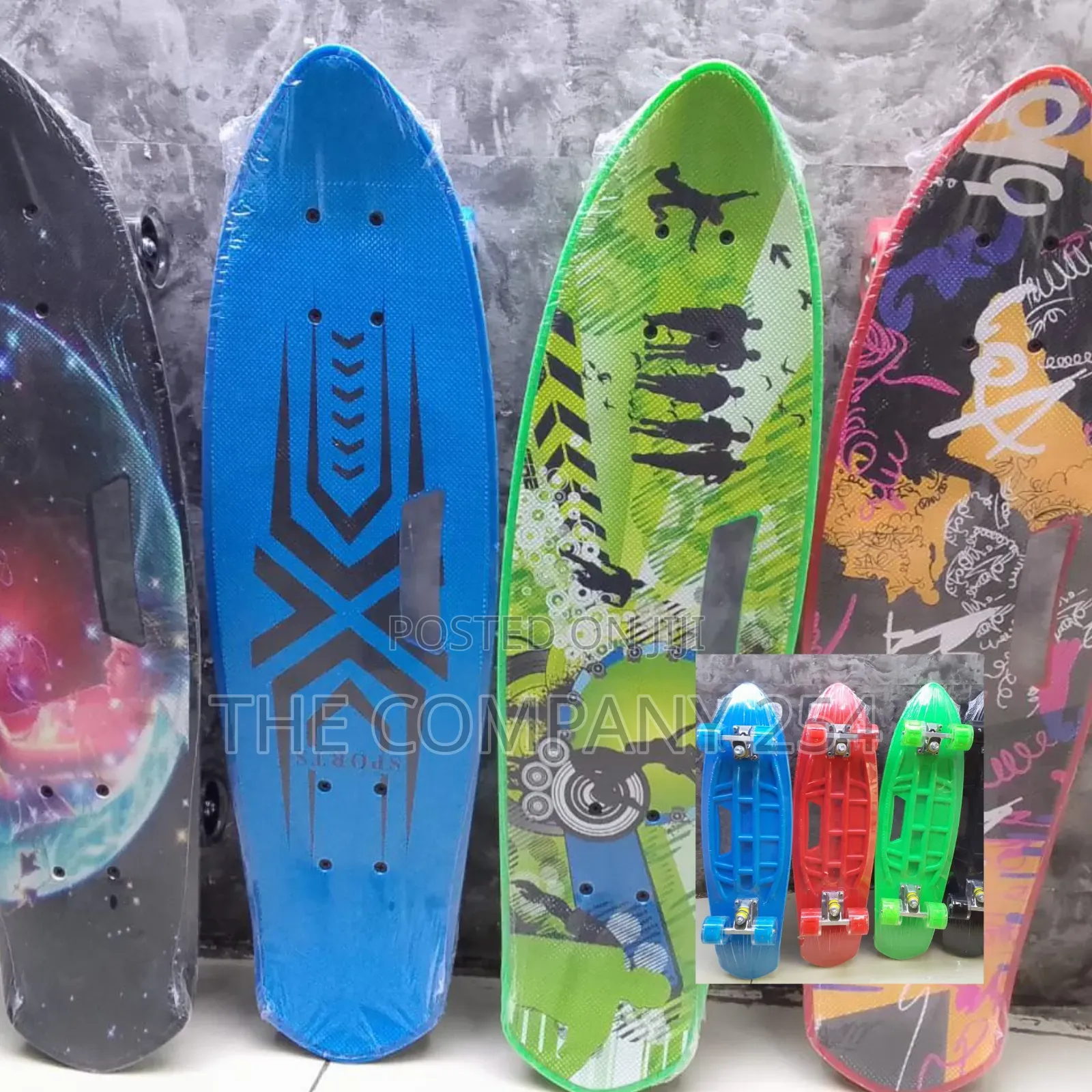 Graphic Fish Shape Skate Board Rubber Wheels Wheels With Lights 70cm