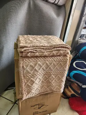 Brown 6x6 Woolen Fleece