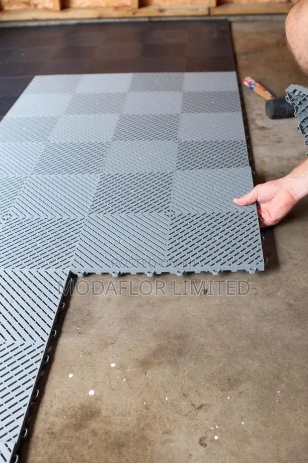 Heavy-Duty Garage Floor Protection – Interlocking Rubber Mats - main view